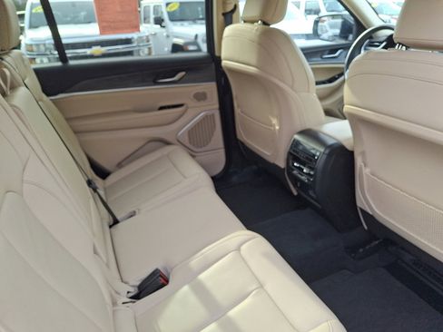 Certified 2022 Jeep Grand Cherokee L Limited image 15