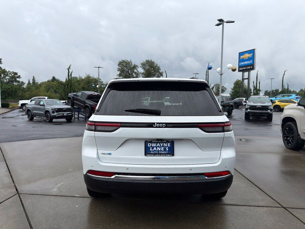 Used 2024 Jeep Grand Cherokee Limited 4xe AWD/4WD image 5