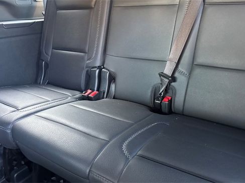 Used 2025 GMC Yukon XL Denali image 15