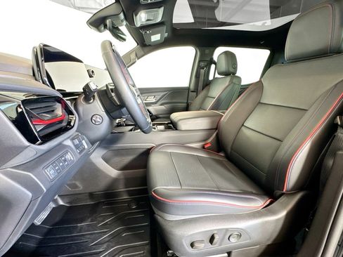 Used 2025 Chevrolet Silverado EV RST image 19