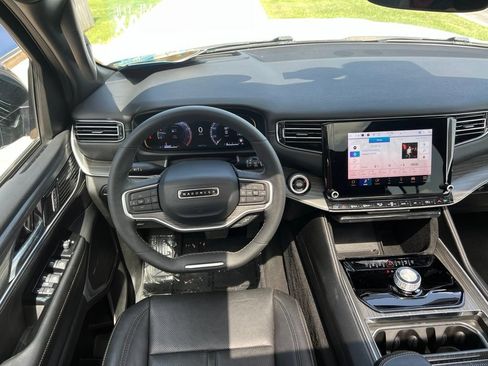 Used 2023 Jeep Wagoneer Series II w/ Premium Group I RWD image 23