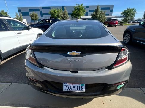 Used 2017 Chevrolet Volt LT FWD image 5