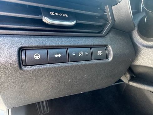 Used 2023 Nissan Altima 2.5 SL FWD image 18