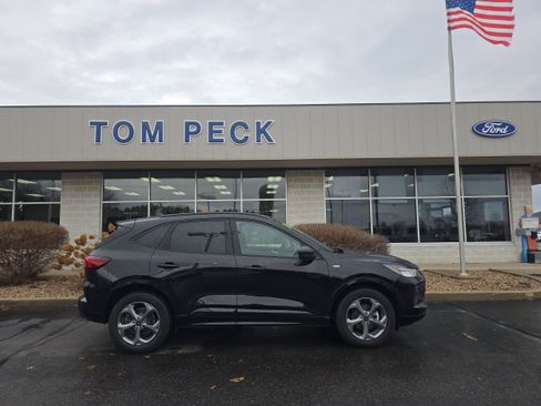 Used 2024 Ford Escape ST-Line w/ Tech Pack #1 AWD/4WD image 6