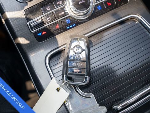 Used 2021 Lincoln Nautilus Reserve w/ Class II Trailer Tow Package image 28