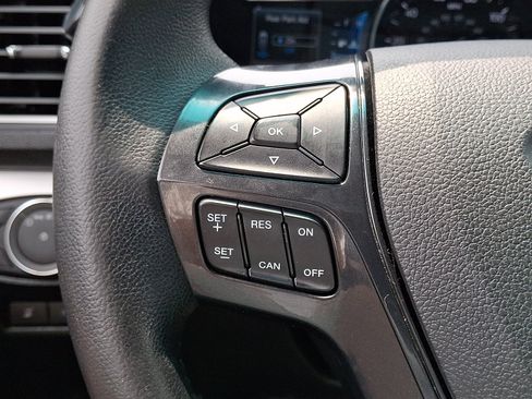 Used 2017 Ford Explorer XLT w/ Equipment Group 201A AWD/4WD image 23