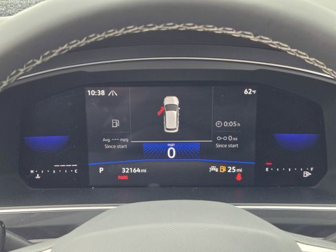 Used 2022 Volkswagen Tiguan SE w/ Panoramic Sunroof Package image 23