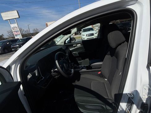 Used 2025 Kia Sportage LX image 27