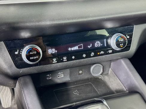 Used 2024 Mitsubishi Outlander SE AWD/4WD image 17
