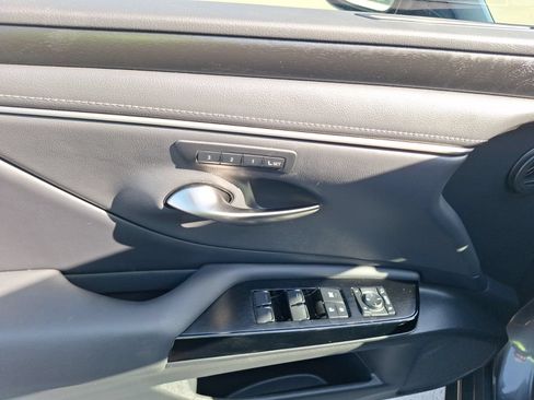 Used 2022 Lexus ES 350 w/ Premium Package FWD image 16
