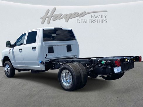 New 2025 RAM 3500 Tradesman w/ Chrome Appearance Group AWD/4WD image 26