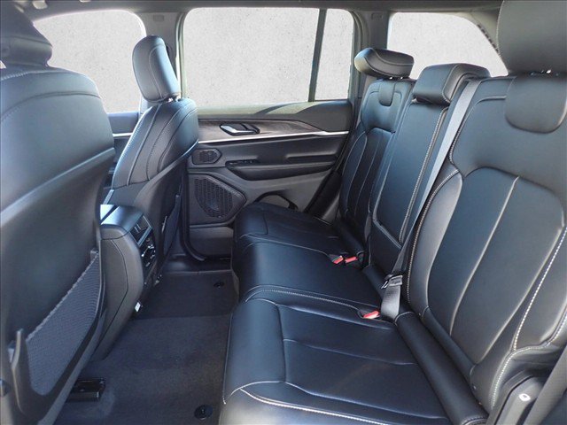 New 2027 Jeep Grand Cherokee Limited w/ Limited Altitude Package AWD/4WD image 10