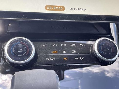 Used 2023 Land Rover Range Rover Sport SE Dynamic AWD/4WD image 31