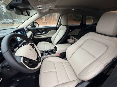 New 2026 Lincoln Corsair Premiere image 14