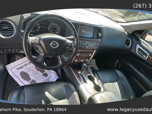 Used 2020 Nissan Pathfinder Platinum FWD image 22
