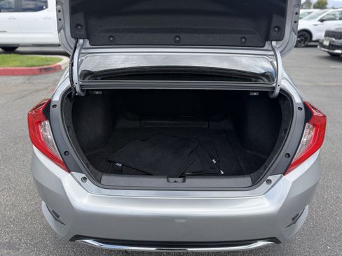 Used 2019 Honda Civic Touring image 10