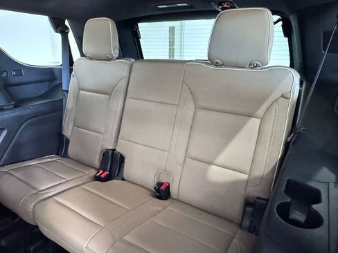 Used 2021 Chevrolet Tahoe Premier w/ Premium Package image 13