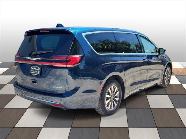 Used 2023 Chrysler Pacifica Touring-L FWD image 4