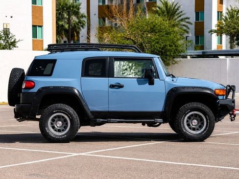 Used 2014 Toyota FJ Cruiser 4WD w/ Trail Teams Ultimate Edition image 2