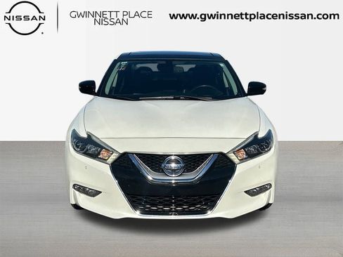 Used 2017 Nissan Maxima Platinum image 2