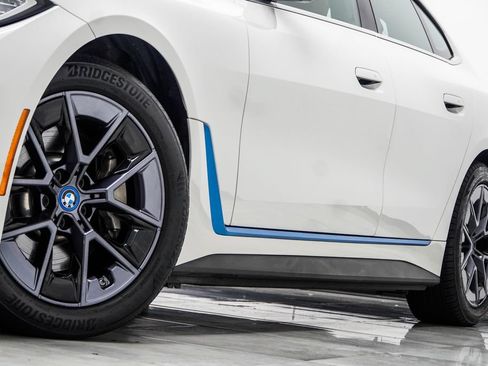 Used 2023 BMW i4 eDrive40 w/ Premium Package RWD image 3