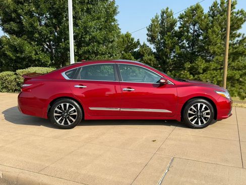 Used 2018 Nissan Altima 2.5 SV w/ 2.5 SV Technology Package FWD image 7