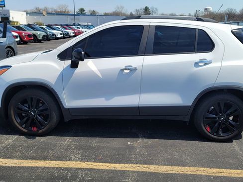 Used 2018 Chevrolet Trax LT w/ Redline Edition image 3