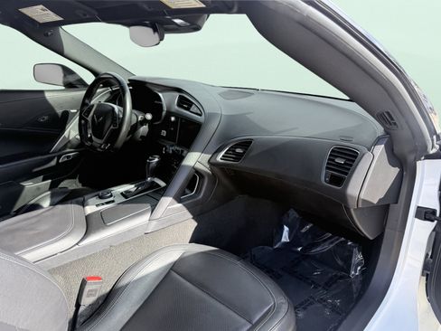 Used 2017 Chevrolet Corvette Stingray Coupe w/ Carbon Flash Badge Package image 34