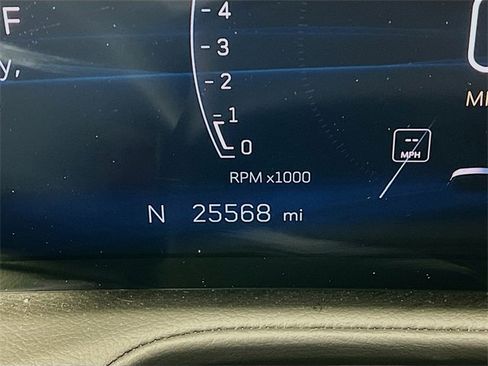 Used 2024 Cadillac XT4 Premium Luxury image 15