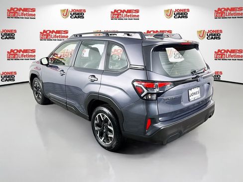 Certified 2025 Subaru Forester Base image 2