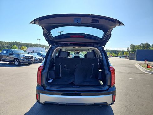 Used 2023 Kia Telluride LX AWD/4WD image 15