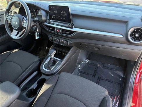 Used 2023 Kia Forte LXS w/ LXS Technology Package image 13