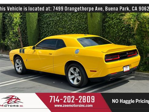 Used 2018 Dodge Challenger SXT image 16