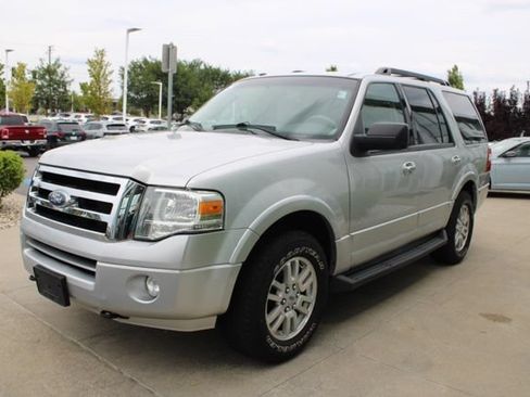 Used 2011 Ford Expedition XLT AWD/4WD image 3