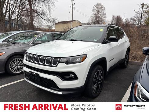 Used 2022 Jeep Compass Limited image 1