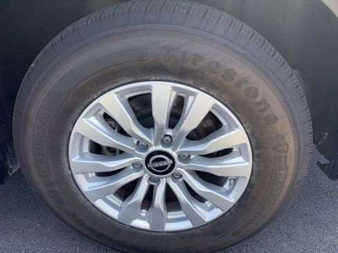 Used 2022 Nissan Armada SV image 11