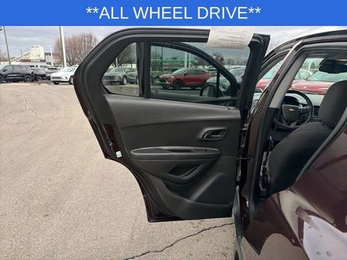 Used 2021 Chevrolet Trax LS w/ Tint and Cruise Package image 26