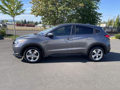 Used 2017 Honda HR-V EX image 2