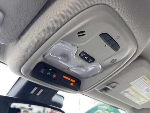 Certified 2020 Buick Encore GX Essence FWD image 33