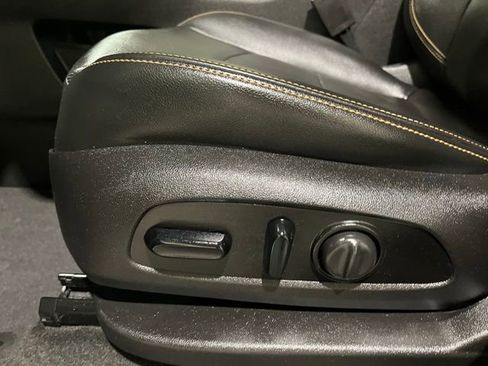 Used 2018 GMC Terrain SLT w/ Infotainment Package II AWD/4WD image 18