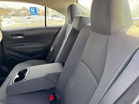 Used 2021 Toyota Corolla LE image 18