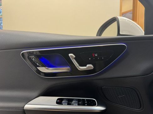 Certified 2025 Mercedes-Benz GLC 300 image 17