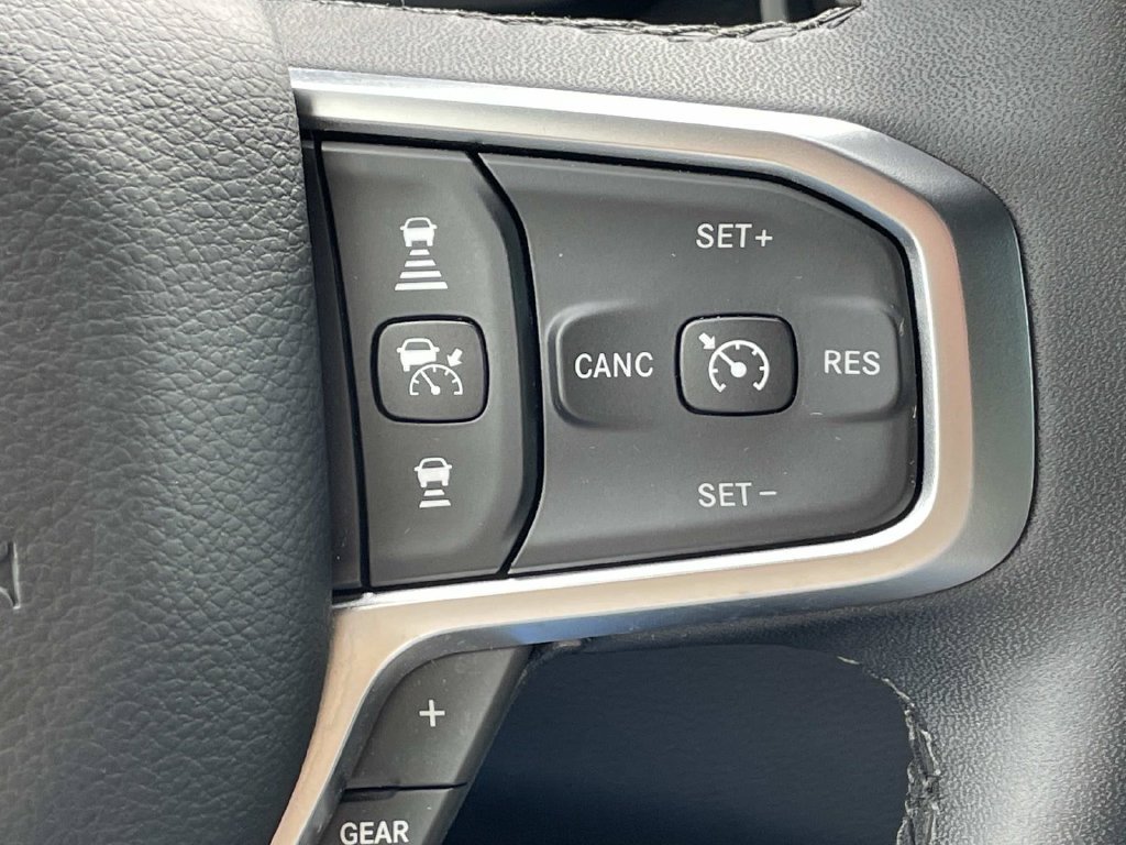 Used 2025 RAM 1500 Big Horn AWD/4WD image 23