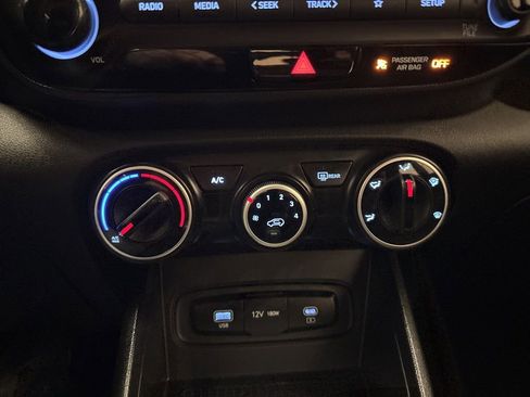 Certified 2026 Hyundai Venue SE FWD image 19
