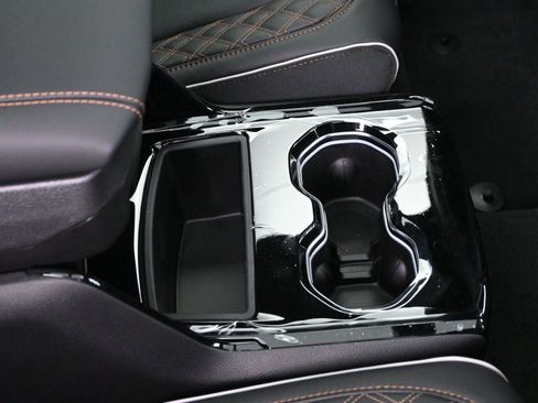 Used 2025 Jeep Grand Cherokee L Summit image 14