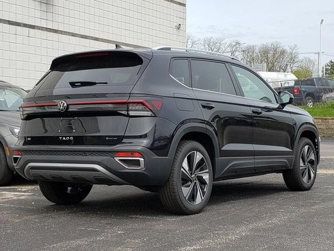 New 2026 Volkswagen Taos SE AWD/4WD image 3