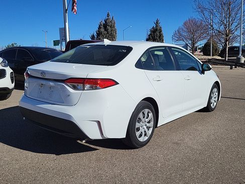 Used 2022 Toyota Corolla LE w/ Carpet Mat Package (TMS) image 3
