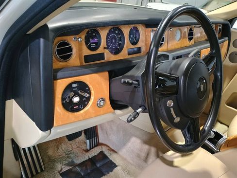 Used 2006 Rolls-Royce Phantom Sedan RWD image 16