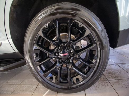 Used 2024 GMC Yukon Denali image 27