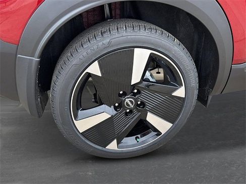 New 2025 Nissan Kicks SR image 10